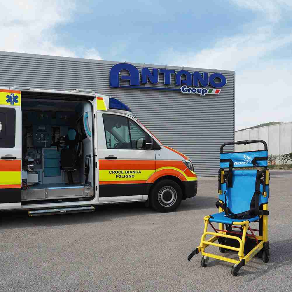 LG EVACU PLUS EL– Scaun profesional de evacuare, acționat electric, pliabil, cu șenile, pentru transportul pacienților pe scări